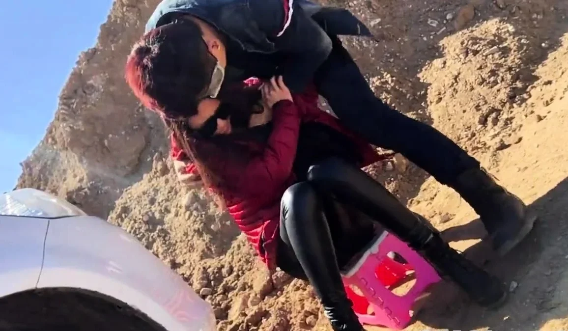 AMATEUR CHINESE FETISH  SLUT FUCK IN THE PUBLIC