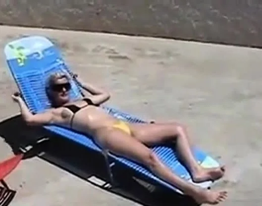 Wanking-off on Her #2 (Blonde Babe)