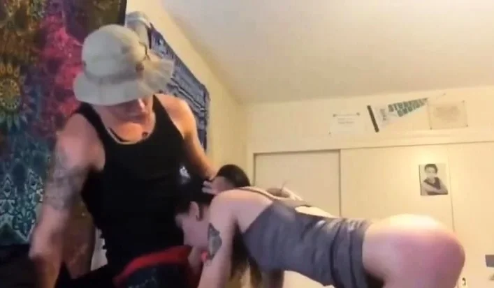 Amateur Threesome