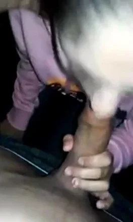 jolie teen taille un pipe bien baveuse