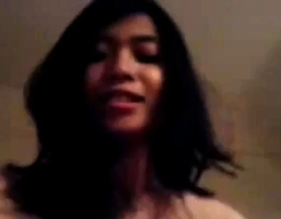 Indonesian Amateur Babe Gets Rocked