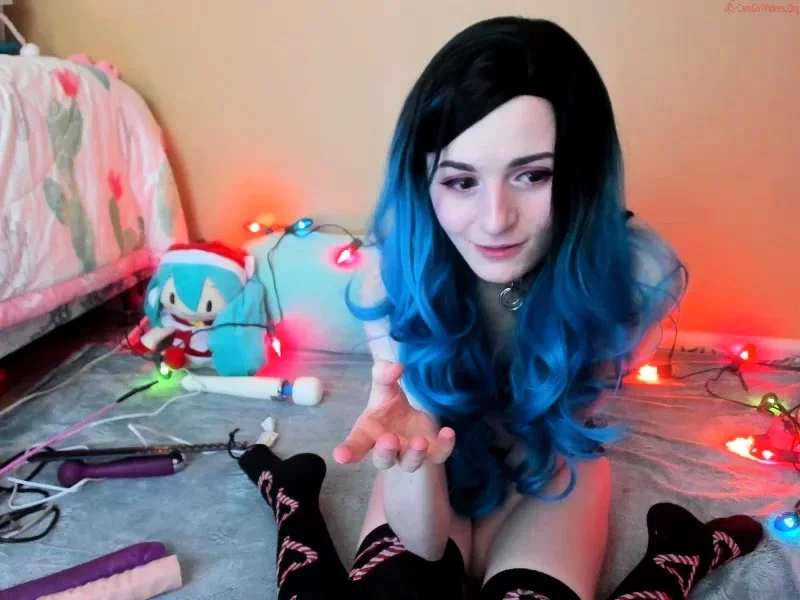 Amateur Webcam Teen Masturbates And Teases
