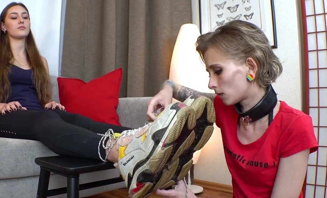 Lesbian foot fetish trio