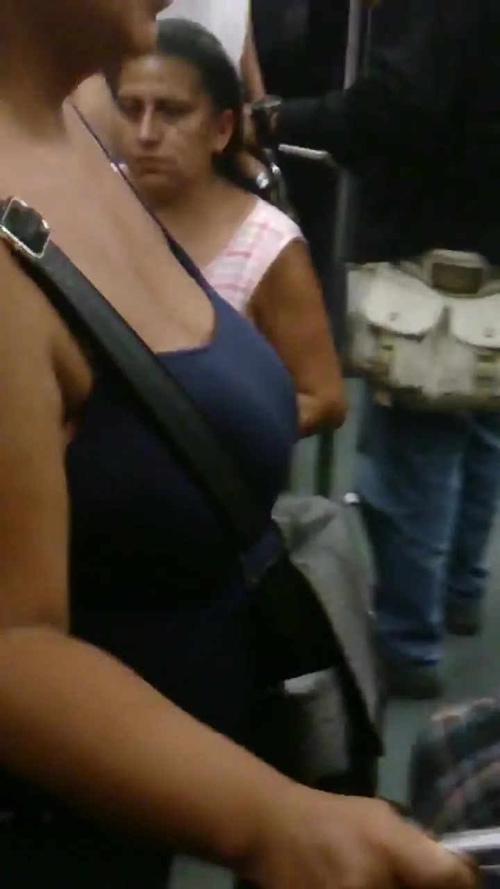 grandes tetas mujer fea