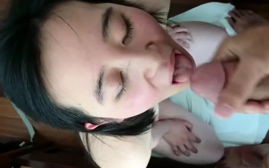 Cute Asian Blowjob and Facial