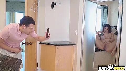 Valentina Jewels-Horny Neighbor