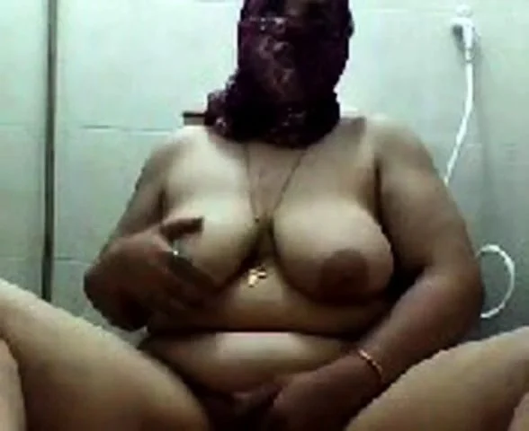 BBW, fetter Araber vor der Webcam