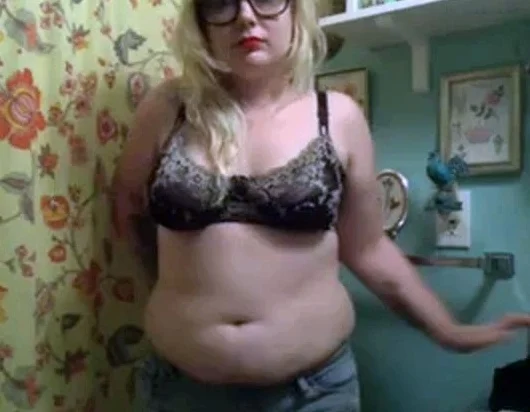 BBW Peeing in Her Pants on Webcam