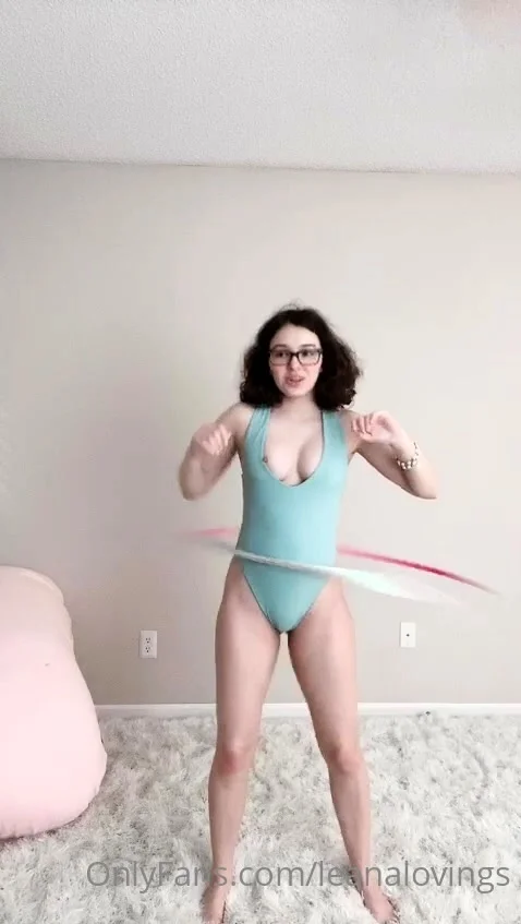 Brunette enjoys the toy on gaping pussy while masturbating