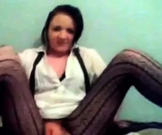 Very sexy brunette masturbate in cam
