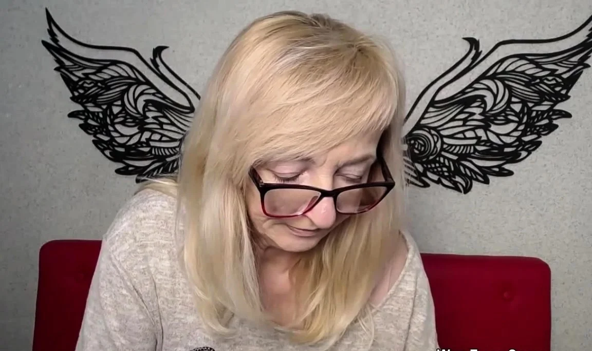 Blonde amateur MILF with glasses chatting on webcam show