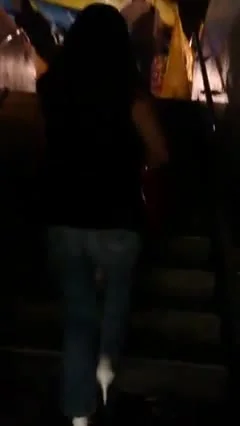 COMIENDO JEANS EN EL METRO 2