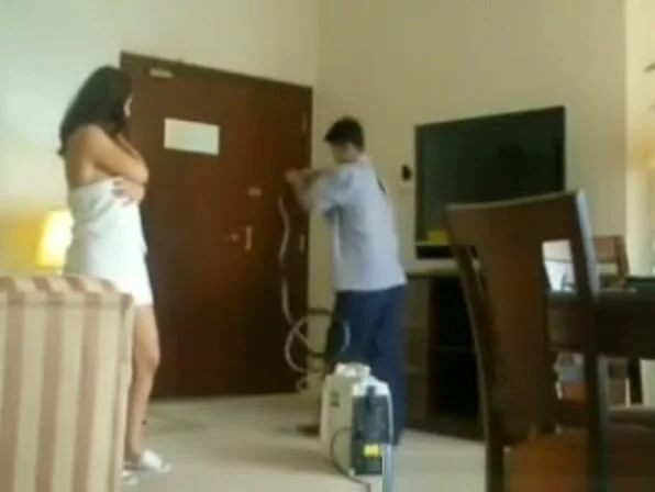 Flashing sexy puffy butt for cleaner