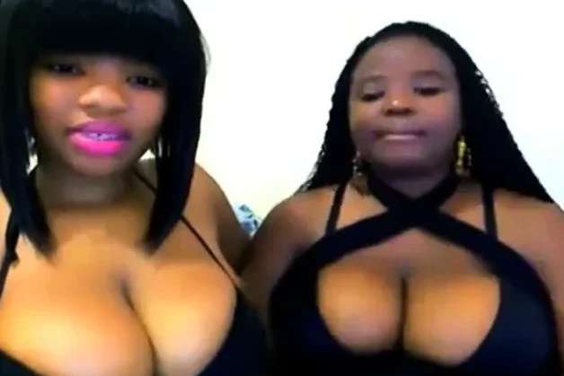 Ebony webcam: Kelly & Kity