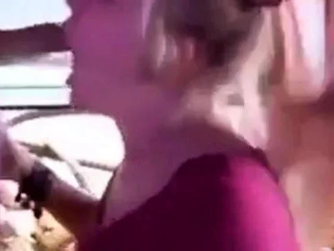 Muie de calitate , o fute in gura . Great blowjob.