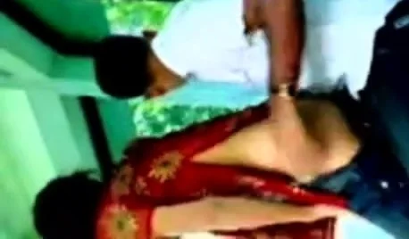 Bangladeshi Muslim girl Farzana fucking her bf secretlly