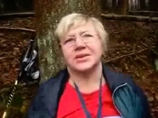 Mature bysty slut masturbating outdoor