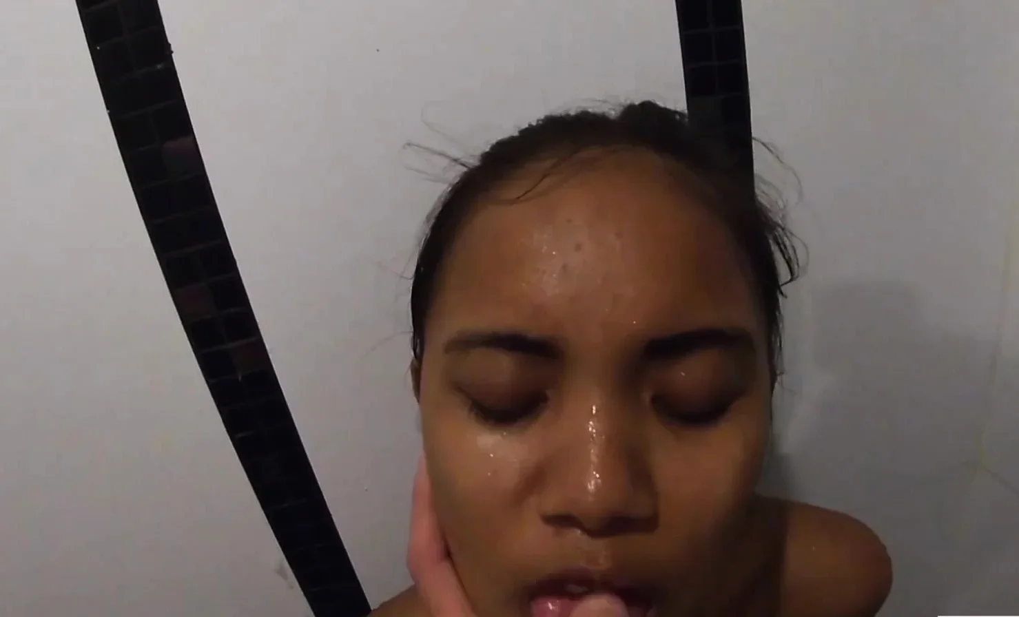 Amateur Thai teen fucking in the shower