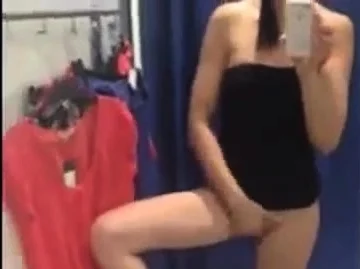 Selfie fitting room play