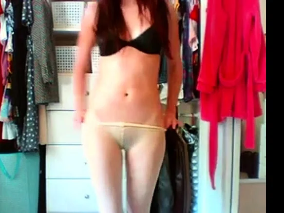 Hot redhead amateur teen striptease