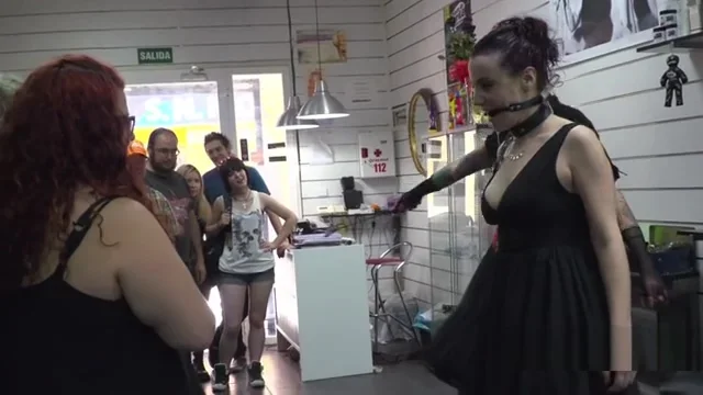 Sub with butt plug tail in public