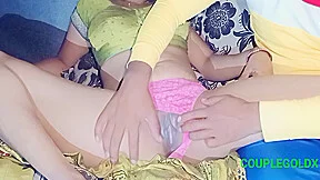 Kamal Khat Pe Soi Hui Thi Malik Ghar Me Lejake Badhiya Se Thoka