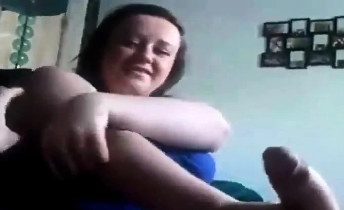 Handjob from Chubby Girlfriend