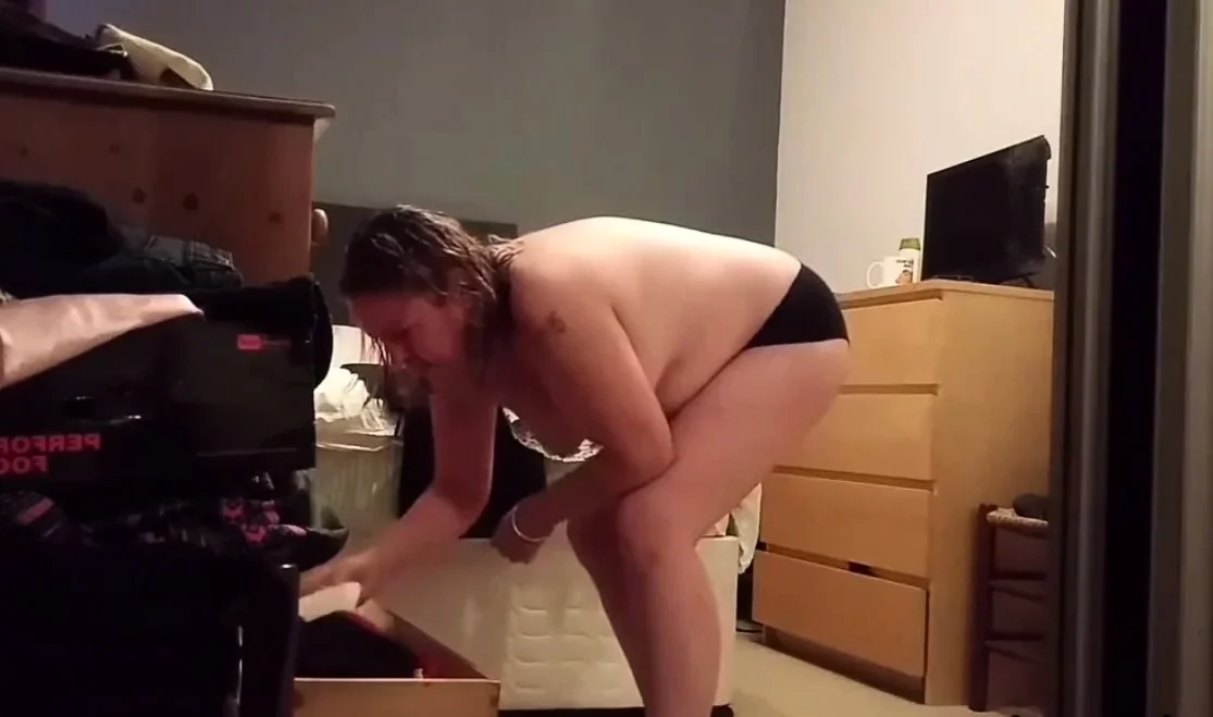 my chubby stepmom totally naked (hidden cam)