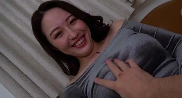pretty japanese gives handjob and blowjob