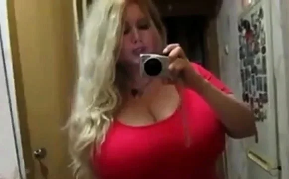 Two huge boobs bouncing