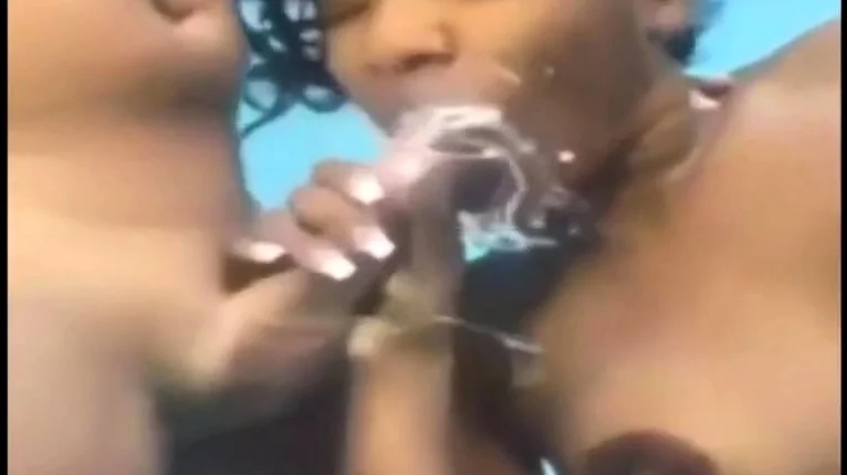 black woman  sucking 2 cocks underwater