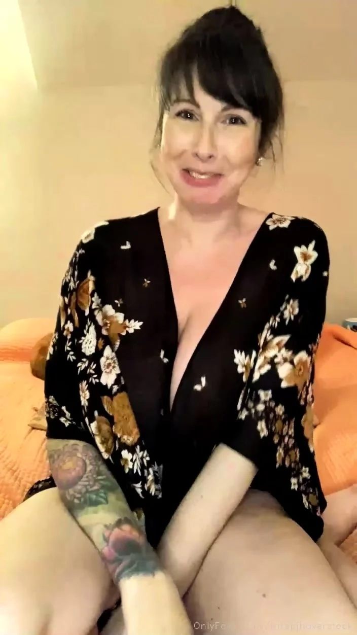 Brunette Solo Webcam Masturbation