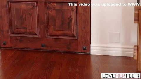 Adria Rae And Bill Bailey - Gamer Bf Cheated On While Vring!