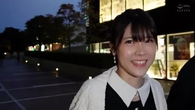 清楚系美女がパンスト破られM字開脚でクンニされて快楽に溶ける