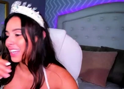 Brunette Solo Webcam Masturbation