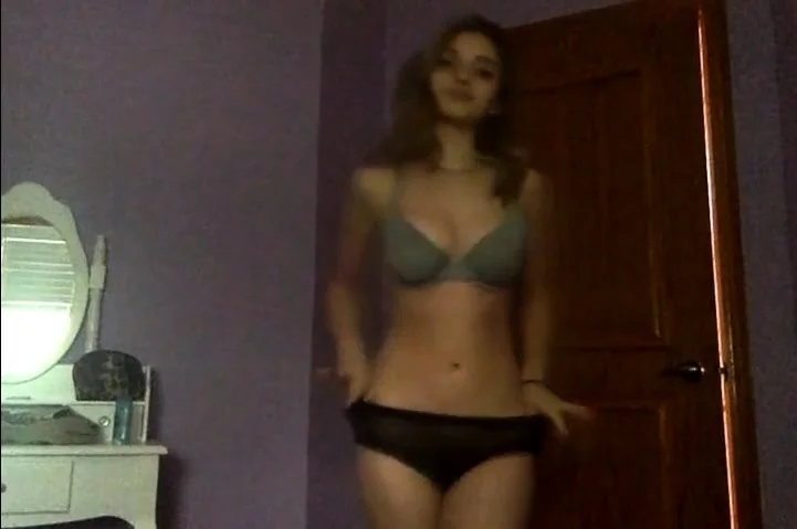 gissele showing off