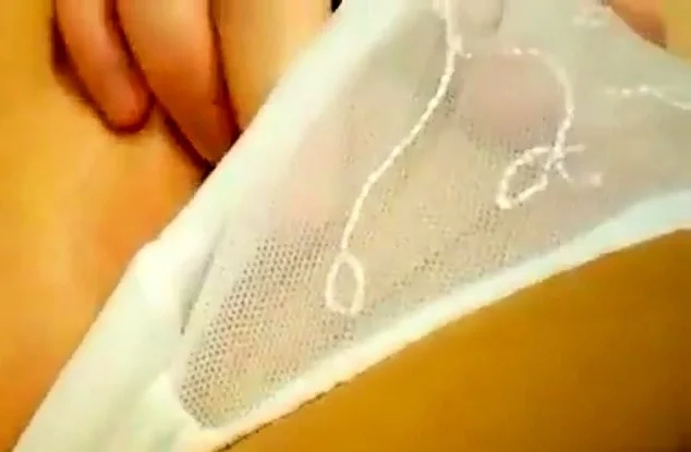 Finger Orgasm in my knickers