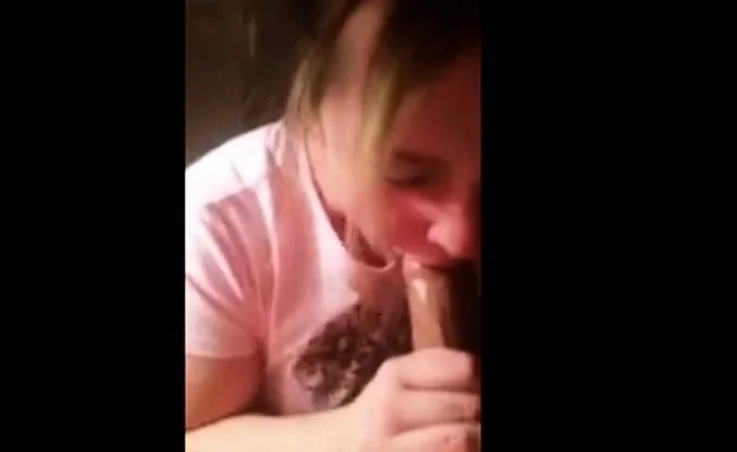 BLONDE GIVES PERFECT SLOPPY BLOWJOB TO SWALLOW