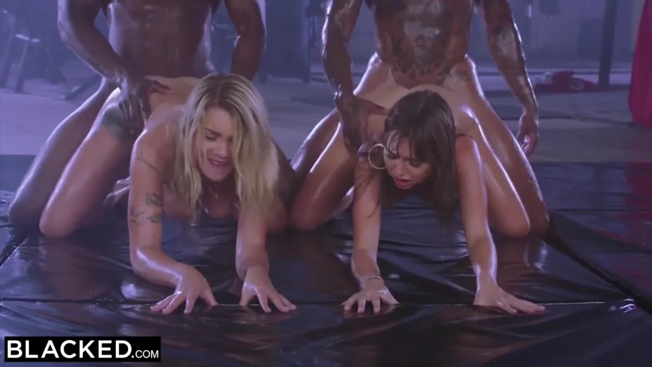 Riley Reid Gets Double Fuckd By Two Bulls - Gabbie Carter