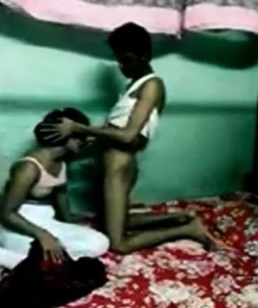 Indian Desi Teen In Glasses Squirting On Webcam
