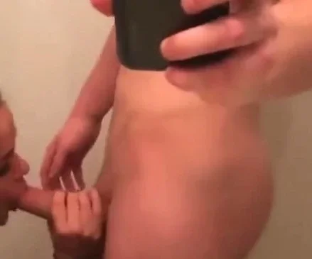 Homemade teen blowjob in the bath