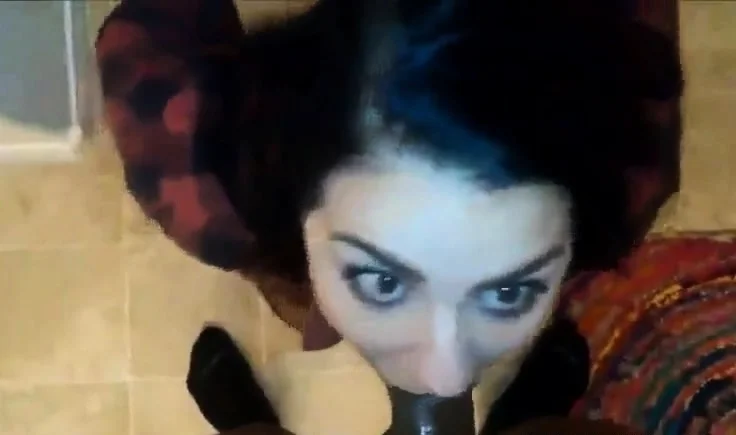 White bitch deepthroat her BBC