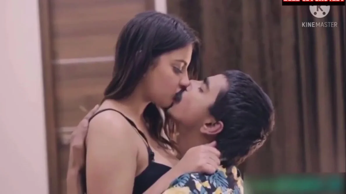Ies Educated Girl Ne Nokar Se Gaand Marvaayi