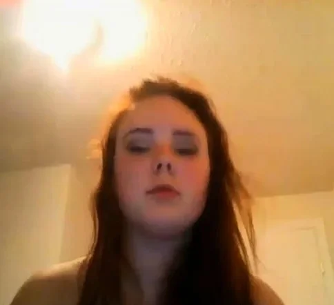 Big Butt White Girl Spreads Her Fat Ass
