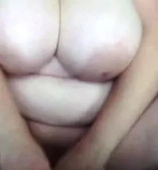 Trailertrash-ish BBW with heavy boobs on webcam 1