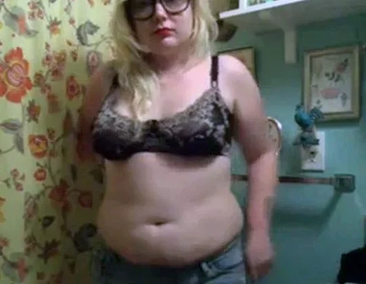 BBW Peeing in Her Pants on Webcam