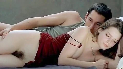Roxane Mesquida in Sex Is Comedy (2002)