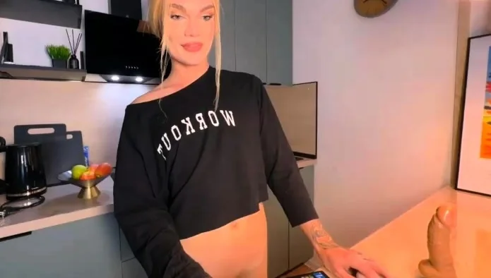Amateur Blonde Teen Plays Solo with Toy Webcam Porn