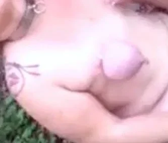 Gebundenes deutsches Babe Outdoor-Titty-ficked