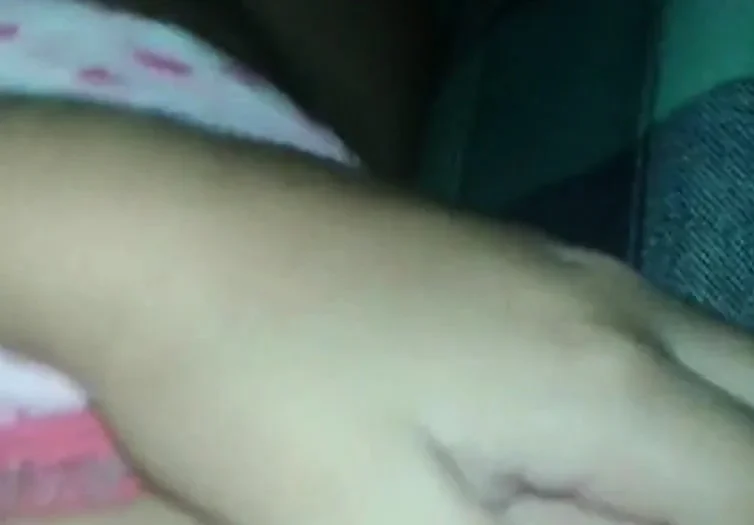 Gata se masturbando 2